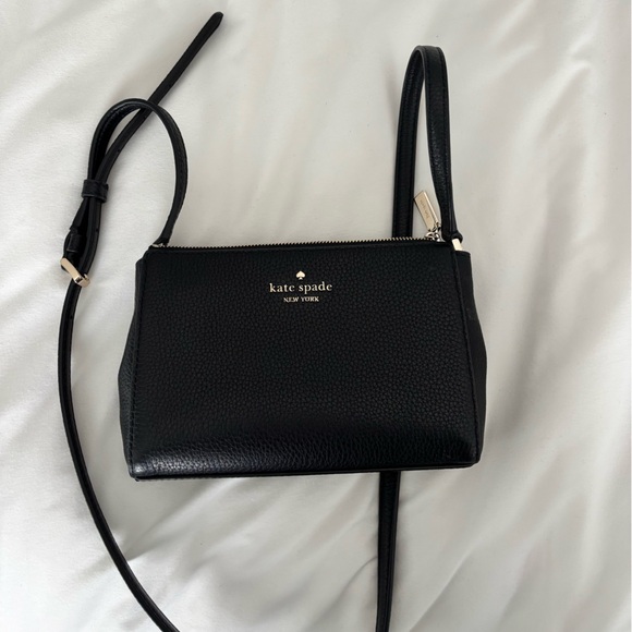 Kate Spade Elegant Black Crossbody Bag - Picture 3 of 4